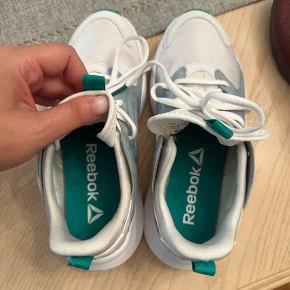 REBOOK RUNNING SHOES - Picture 13 of 13